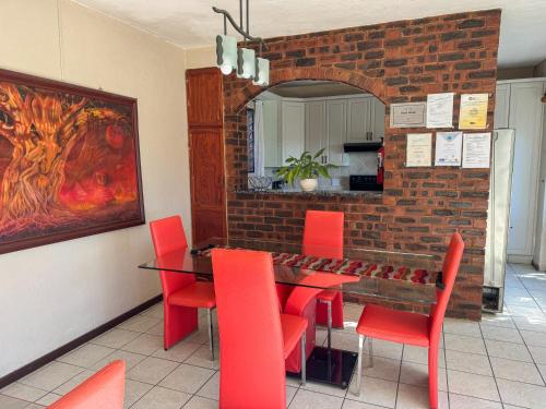 Palm Grove Lodge in Uvongo