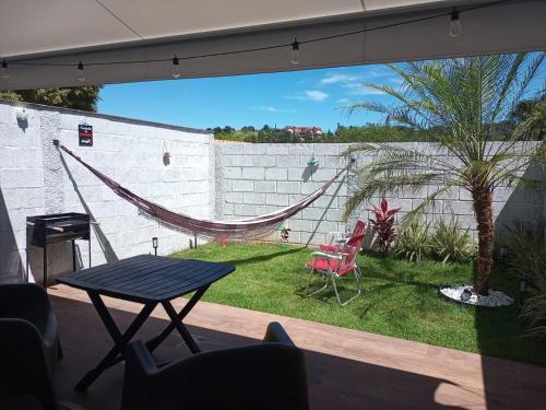 Casa completa com Chuveirão Privativo no quintal!, Serra Negra