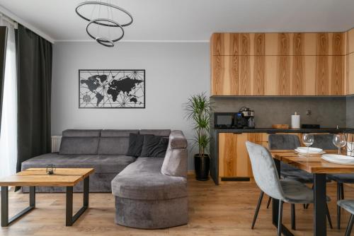 Jesionowe Apartamenty Ashwood Apartments Widok na Odrę 1,4 km od Rynku Parking Podziemny w Cenie Klimatyzacja Sauna w 1 Apt River Oder view 1,4 km Market Square Underground parking Balcony Air conditioning, Breslau (Foto 8)
