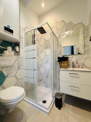 Shower, Maison campagne Calme au soleil proche de la mer in Les Caillols