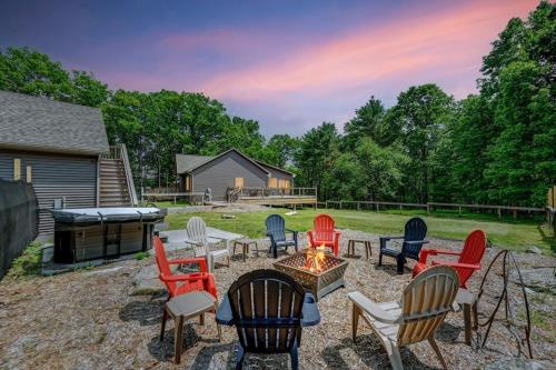 Tree Haven- fenced yard, hot tub, fire pit, Hawley