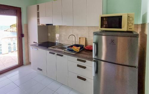 virtuve, Stunning Apartment In Senj With Kitchen in Starigrad (Ličko-Senjska)