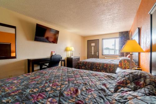 Regency Inn and Suites Bay City Texas - image 14