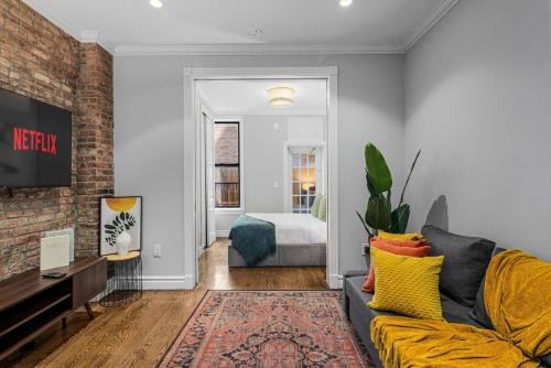 Lower East Side 2BR with Private Patio, New York (Foto 3)