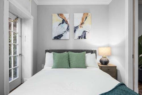 Lower East Side 2BR with Private Patio, New York (Foto 9)