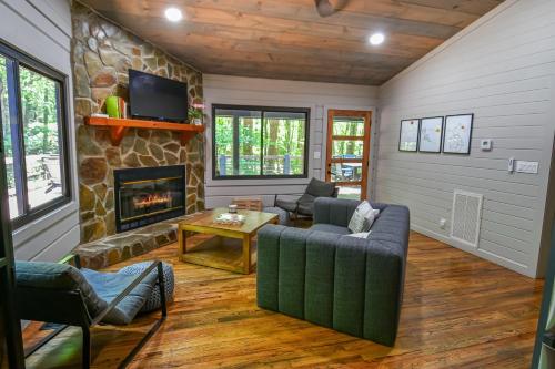 2BR Cabin Rental | Blue Ridge GA | Hot Tub Deck - image 4
