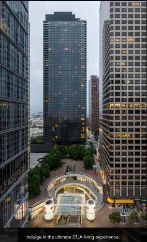 Sky High at Beaudry 2 Bed Apt WITH FREE PARKING, Los Angeles