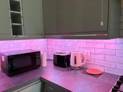 Cosy 2 bed near Excel and City Airport - image 11