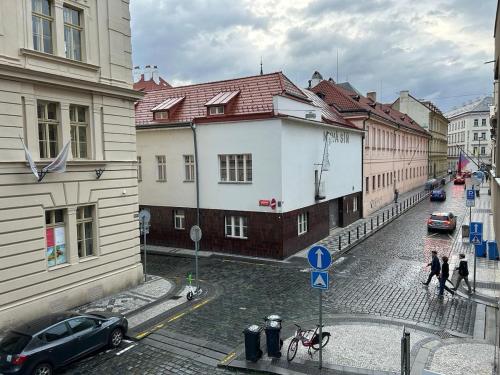 Cozy Prague Apartment - image 3