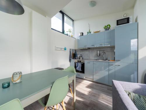 ห้องครัว, Holiday Home near Kaag Lakes in เลเดอร์ดอร์พ