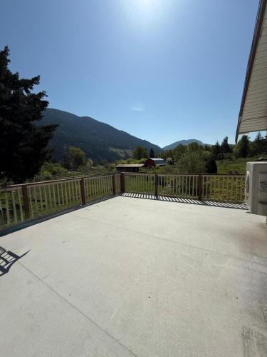 2 Bedroom main floor in บอสตัน บาร์(บริติช โคลัมเบีย)