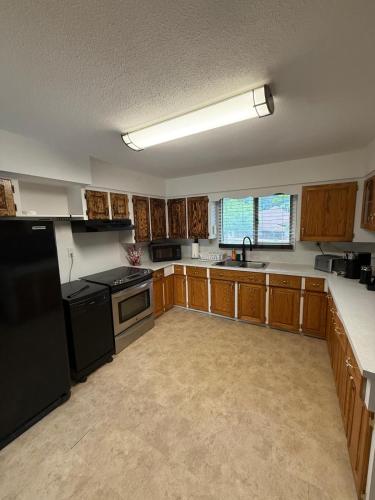 2 Bedroom main floor in บอสตัน บาร์(บริติช โคลัมเบีย)