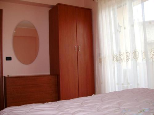 Two-Bedroom House image 7