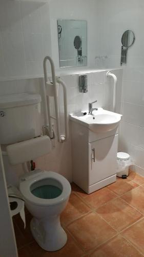 Chilton Villa B&B Room Type - Family Room - Disability Access