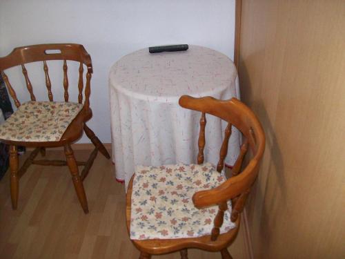 Studio Apartment image 5
