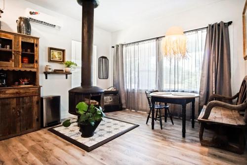 Romantic Holiday Hideaway Rain Shower 34b in Oklahoma City, USA