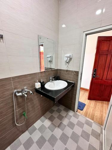 Khách sạn Long An - HOTEL