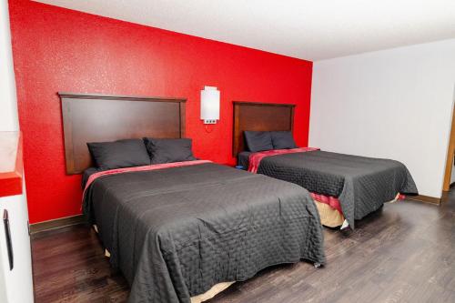 Rose City Inn & Suites