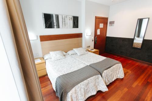 Hostal San Sebastian Centro - image 2
