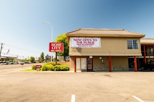 Rose City Inn & Suites