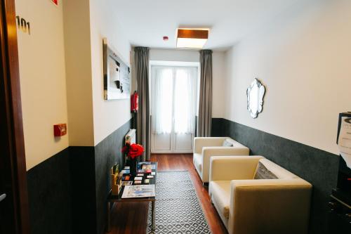 Hostal San Sebastian Centro - image 3