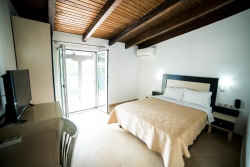 Hotel Dellis - main image