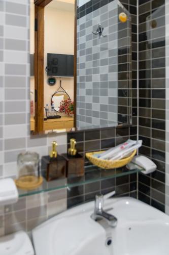 HS Hotel - image 3