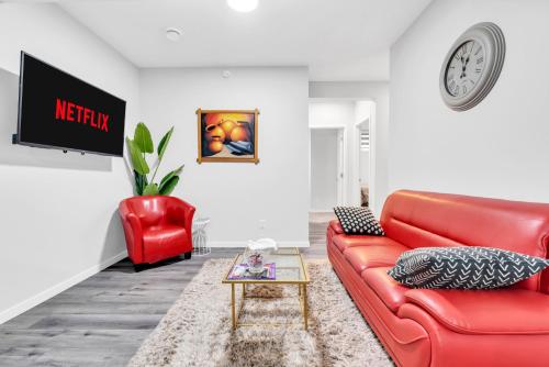 Private, Stylish and Peaceful 2BR Guest Suite, Calgary