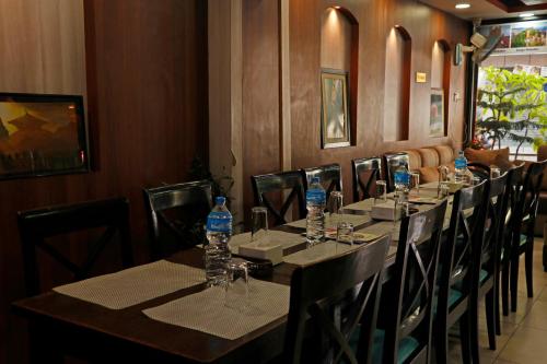 Restaurant, Unique Inn in Kathmandu