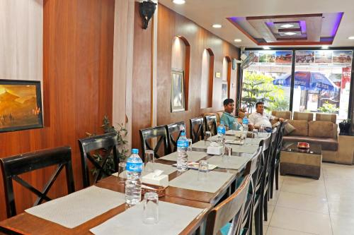 Restaurant, Unique Inn in Kathmandu