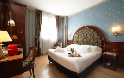 Hotel Vittoria Room Type - Standard Double Room