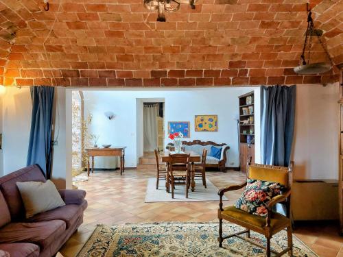 Ca' San Lorenzo - Villa panoramica con piscina - Vignale Monferrato in 維尼亞萊蒙費拉托