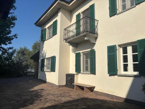 Ca' San Lorenzo - Villa panoramica con piscina - Vignale Monferrato in 維尼亞萊蒙費拉托