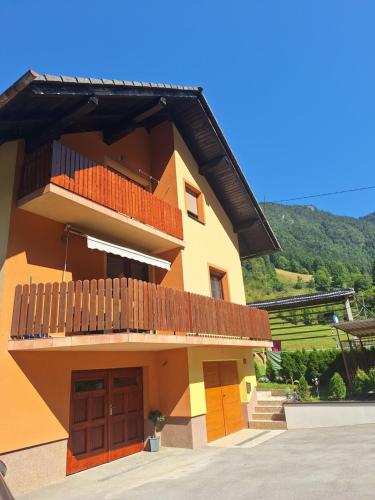 Hiša pod Veliko planino