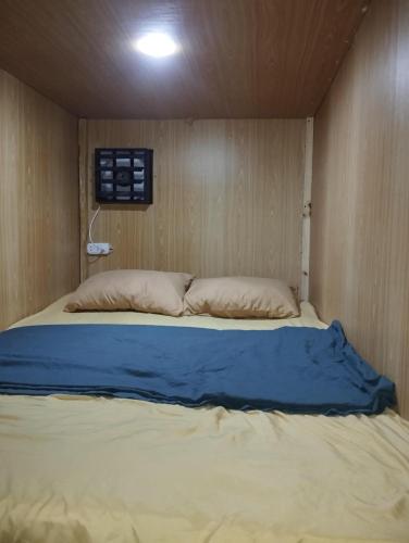 Capsule bed