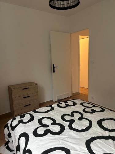 3-room apartment, sleeps 6, sea view, Nice (photo 2)