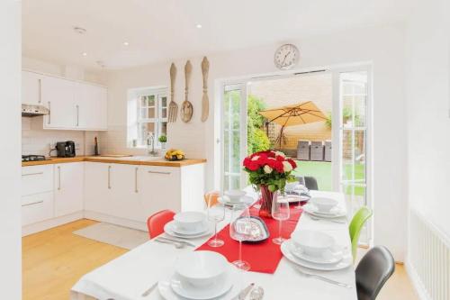 Elegant 4-Bed London Home with Private Garden & Parking gîte à louer Mill Hill East