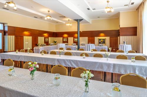 Hotel Golden Eagle - 연회장