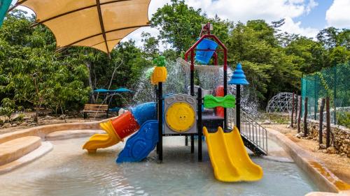 Spazi Ha Glamping & Cenote in Tikuch