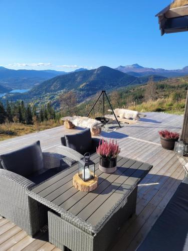 Ny hytte med panoramautsikt in Tuddal