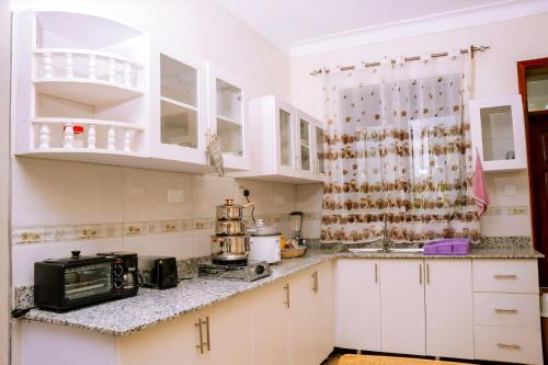 Faciliteiten, SkyNest 2BR Modern Apt in Soroti