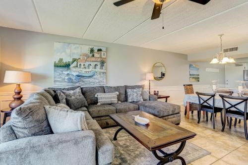 Steps to Oceanside Condo in Amelia Island, USA