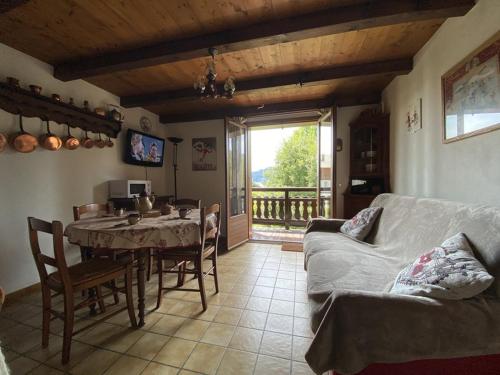 Studio cabine 4 pers, centre village, proche pistes, parking, casier à skis - FR-1-733-38 (Studio cabine 4 pers, centre village, proche pistes, parking, casier a skis - FR-1-733-38) in Crest-Voland