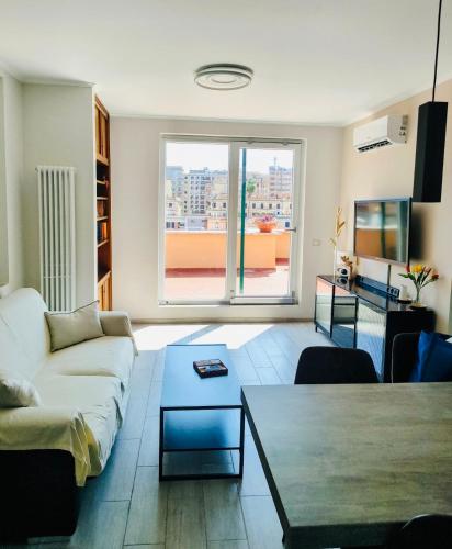 Enzo House, Roma