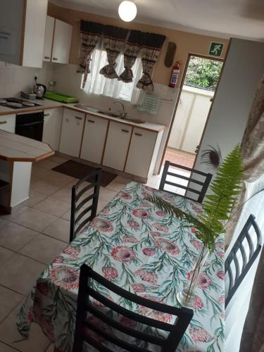 JoThams Bed & Breakfast or Self-catering - image 2
