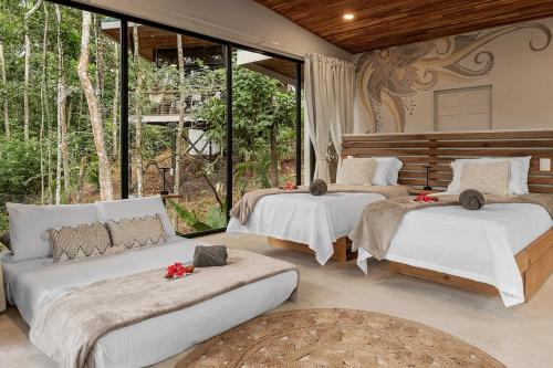 Pandanus Lodge & Retreats Bungalow Strelizia in Muelle San Carlos