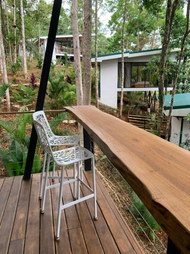 Skats, Pandanus Lodge & Retreats Bungalow Gingiber in Muelle San Carlos