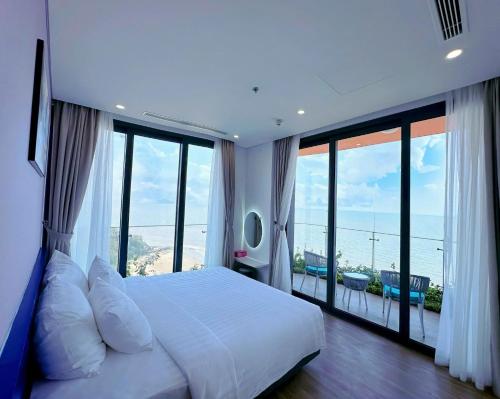 Guestroom, Flamingo Hai Tien- can ho 2 phong ngu, view quang canh đai duong in Hai Tien Beach