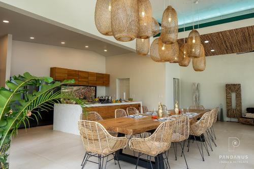 virtuve, Pandanus Lodge & Retreats Bungalow Gingiber in Muelle San Carlos