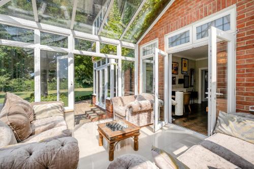 Létesítmények, Perfect Booking Luxury Home With Pool and Gym in Dél